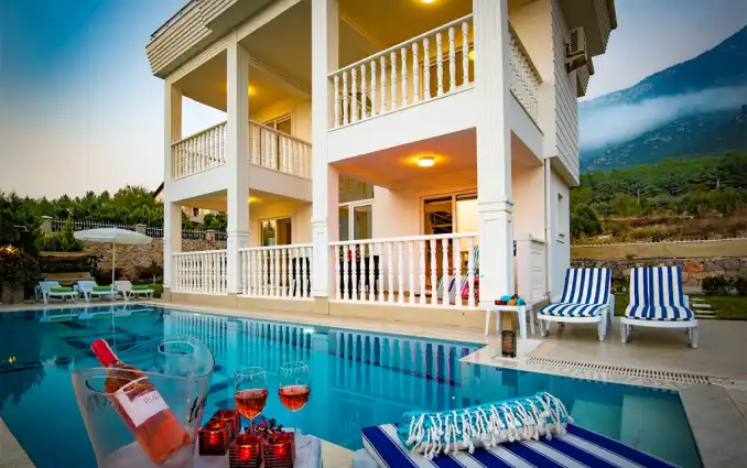 Villa Devine Gold, Fethiye, Ovacık da 8 kişilik Özel Havuzlu Villa - Onlinevillam